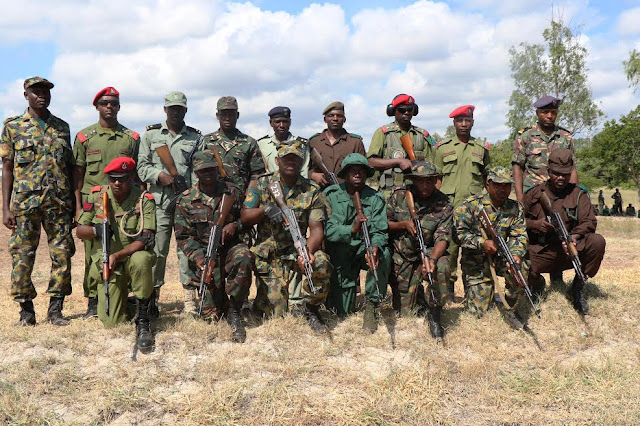 Picha ya pamoja ya washiriki wa mchezo wa ulengaji shabaha