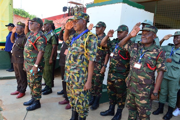 Katibu wa BAMMATA Kanali Martini Msumari ( wa kati mstali wa Mbele) na baadhi ya Wajumbe
