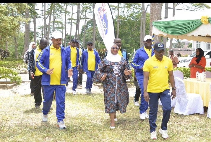 Waziri wa Vijana,Utamaduni na Michezo Zanzibar Mh Tabia Maulid Mwita (wakati) akiwasili katika Kikosi cha Vallantia katika  Sherehe maalum ya kuwapongeza Kanda ya SMZ