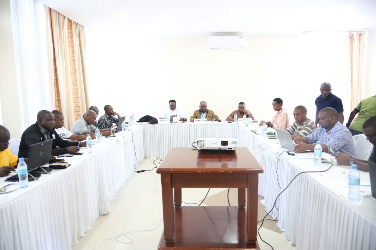 Mwenyekiti wa Kamati Ndogo ya Uchumi Mipango na Fedha ya BAMMATA Aendesha Kikao.