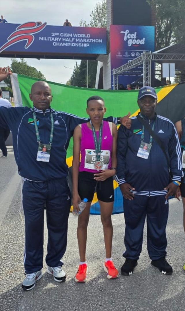 Cecilia Ginoka Panga Mshindi wa Medali ya Dhahabu (Nafasi ya Kwanza) katika mbio za nusu marathon wanawake