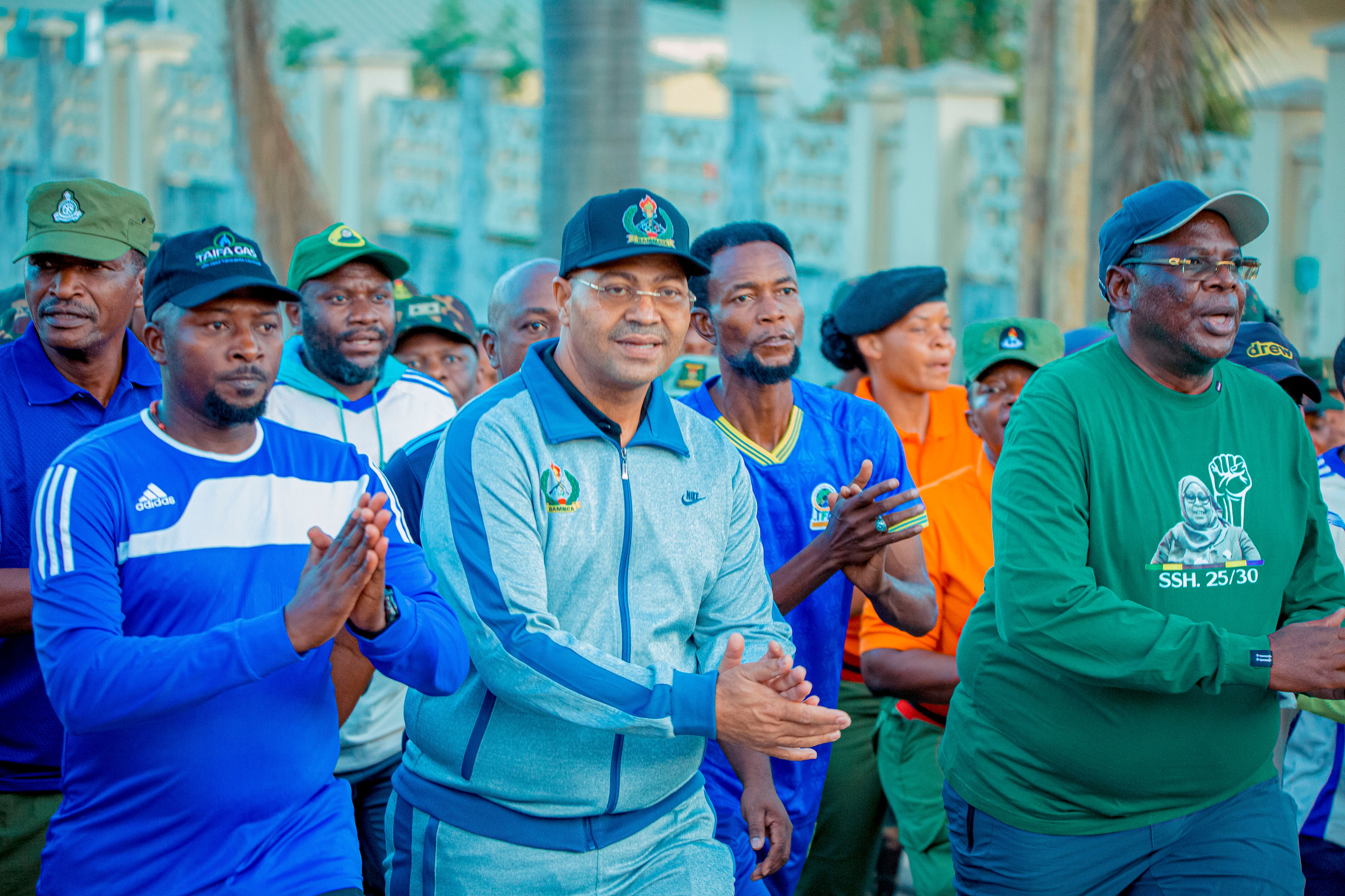 Mkuu wa Mkoa wa Mwanza Mhe. CP Salum Rashid Hamduni ameongoza jogging ya mshikamano kati ya wananchi na Vyombo vya Ulinzi na Usalama iliyofanyika kuanzia Uwanja wa CCM Kirumba jijini Mwanza.
