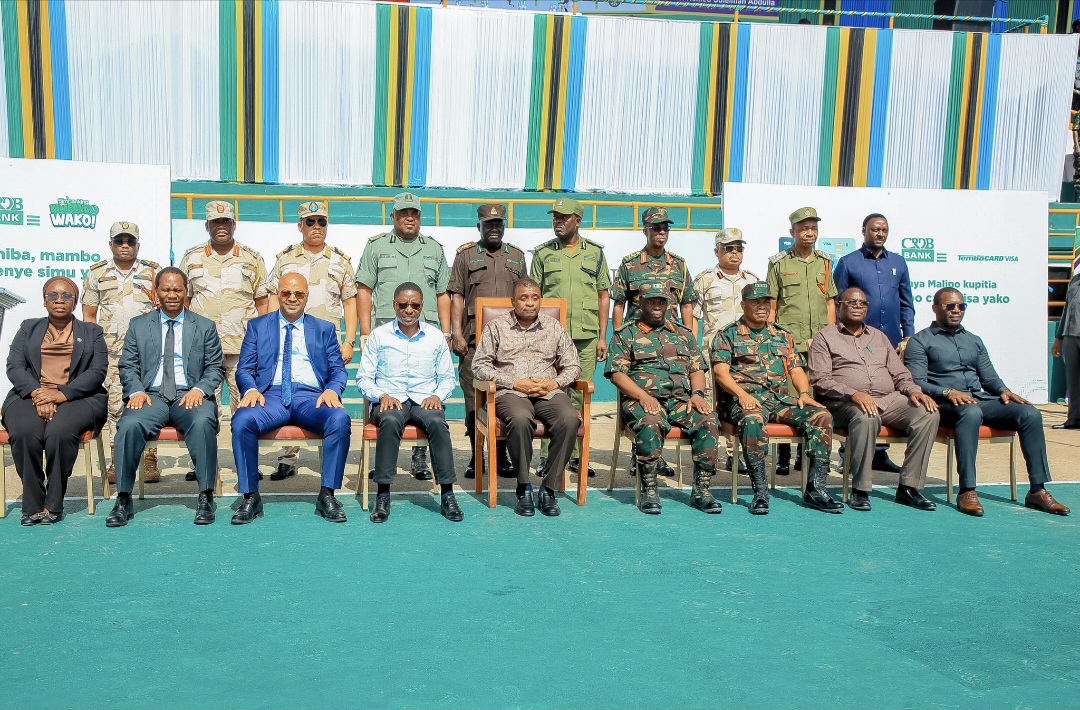 Pichani Mgeni Rasmi wa Ufunguzi wa Mashindano ya BAMMATA 2026 akiwa na wageni Waalikwa wa vyombo vya Ulinzi na Usalama Mkoa wa Mwanza